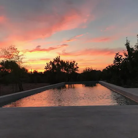 Trullo Kartari Vila *