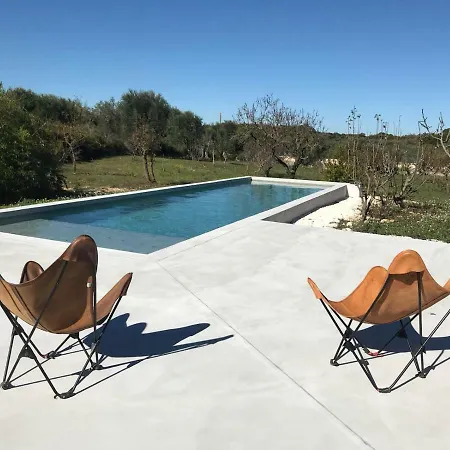 Trullo Kartari Vila